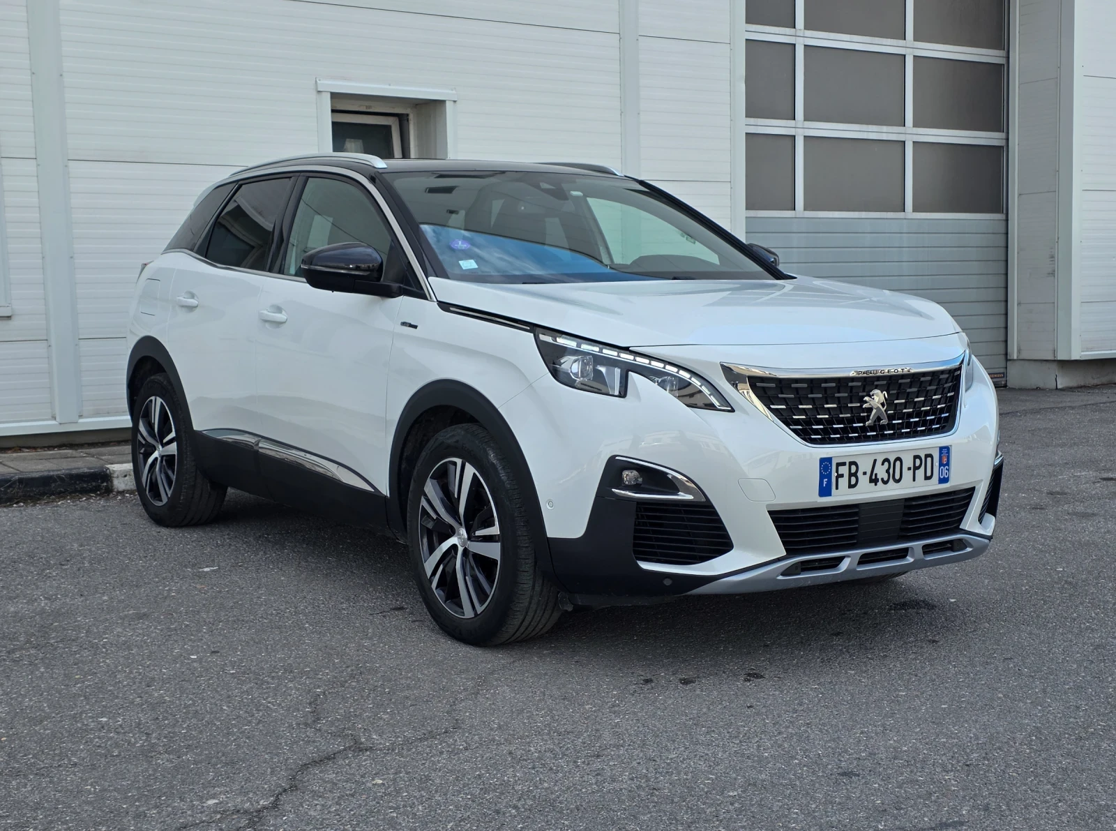 Peugeot 3008 1.6 Puretech GT Line * Panorama* , снимка 4 - Автомобили и джипове - 54130179