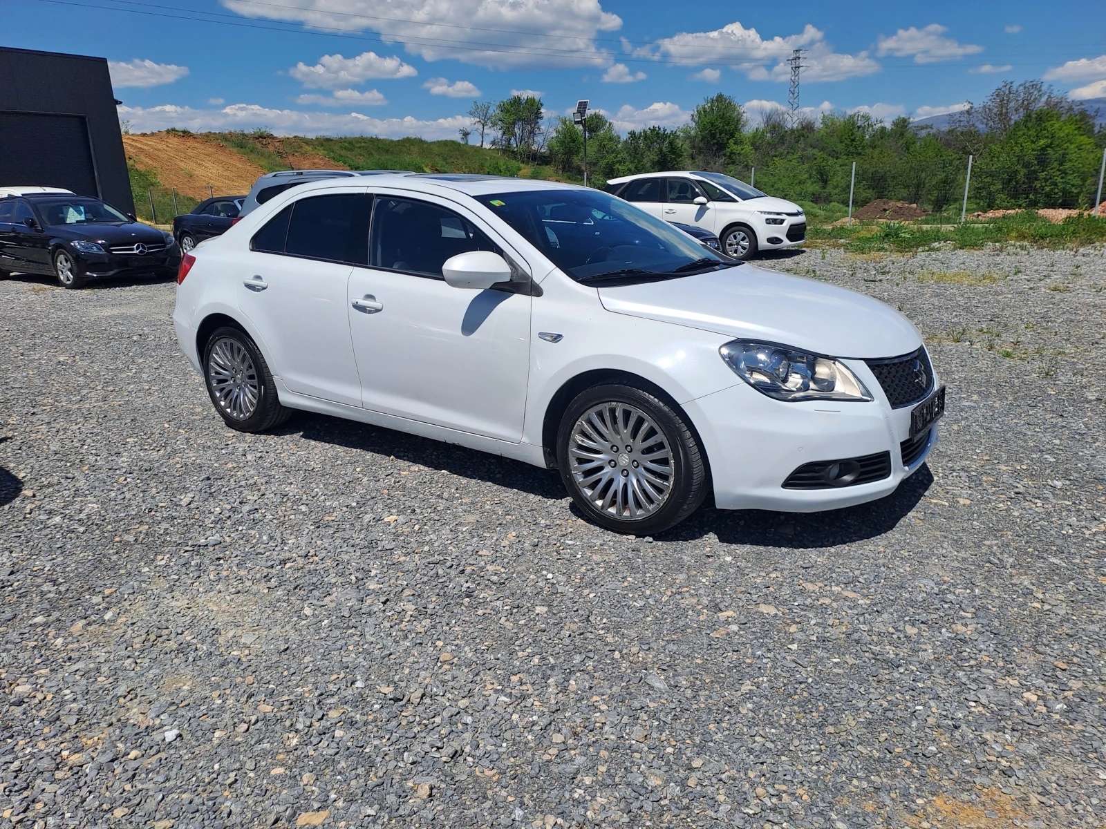Suzuki Kizashi 2.4i 178k.c. 4X4 , снимка 3 - Автомобили и джипове - 54428332