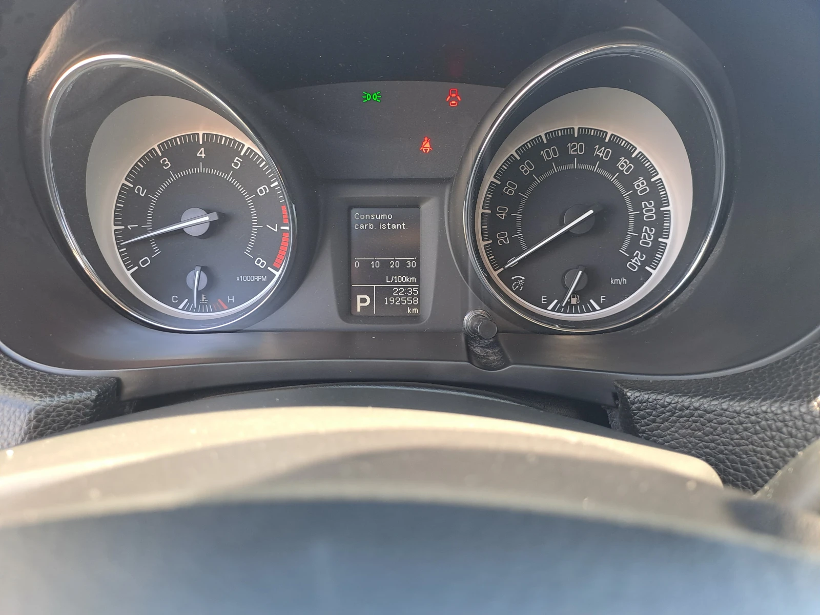 Suzuki Kizashi 2.4i 178k.c. 4X4 , снимка 13 - Автомобили и джипове - 54428332