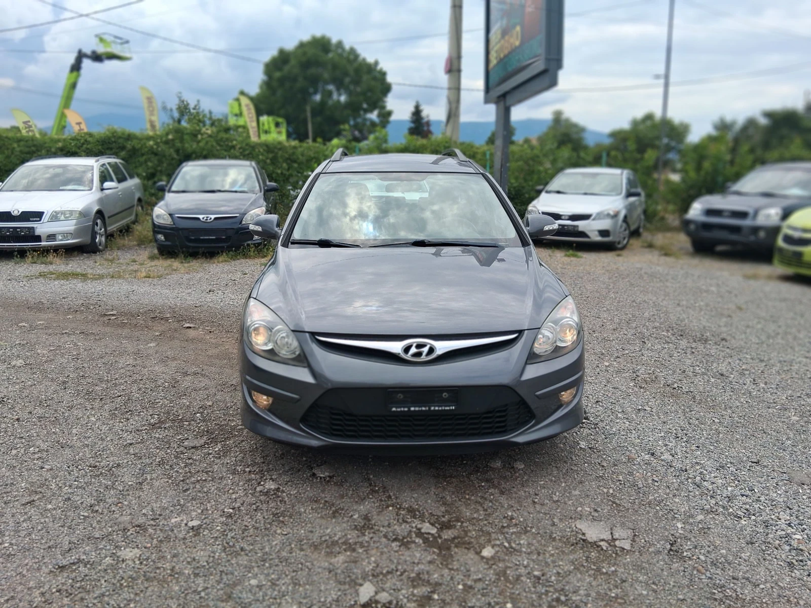 Hyundai I30 1.6 PREMIUM като нова 