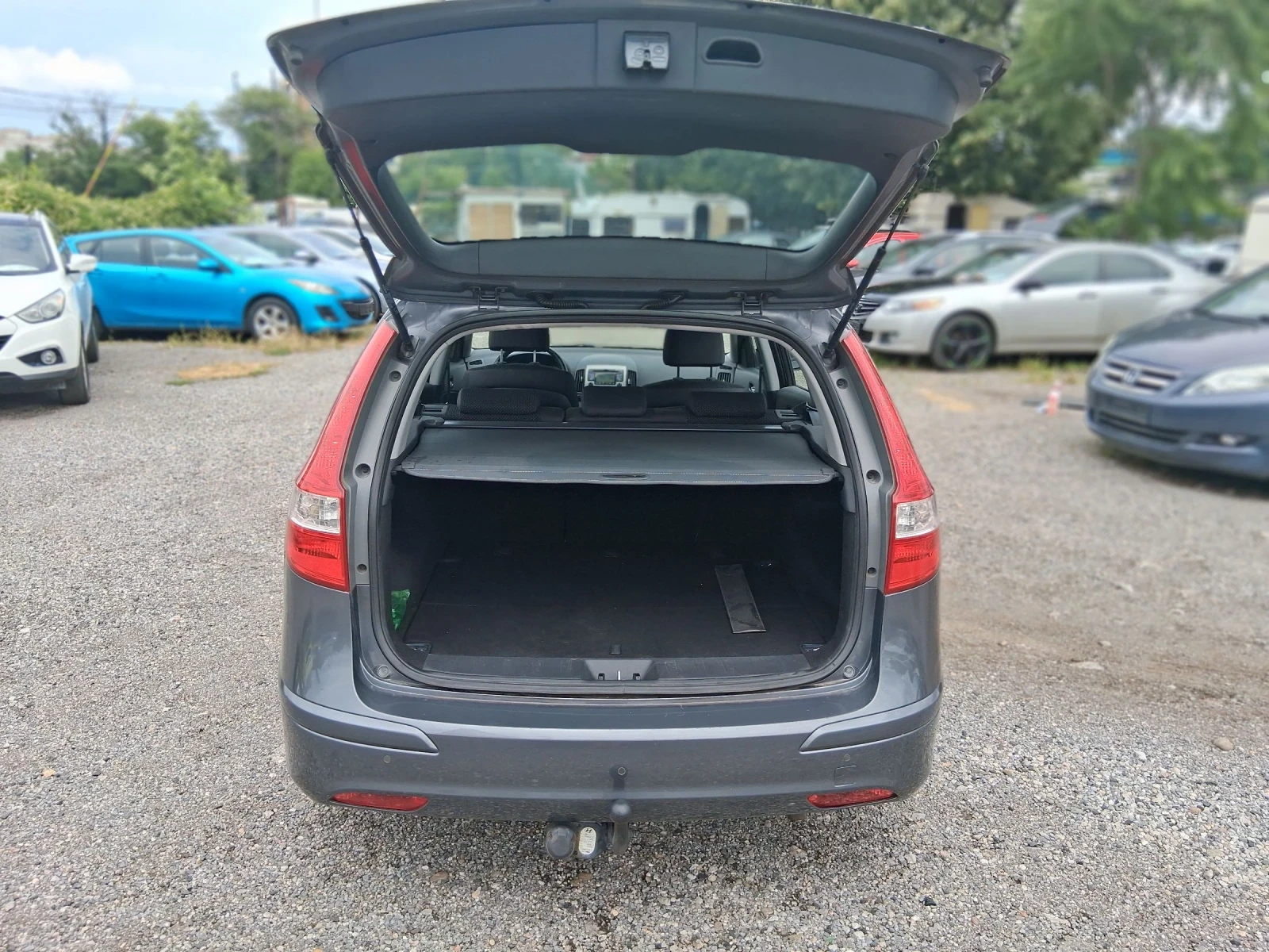 Hyundai I30 1.6 PREMIUM като нова , снимка 9 - Автомобили и джипове - 55135502