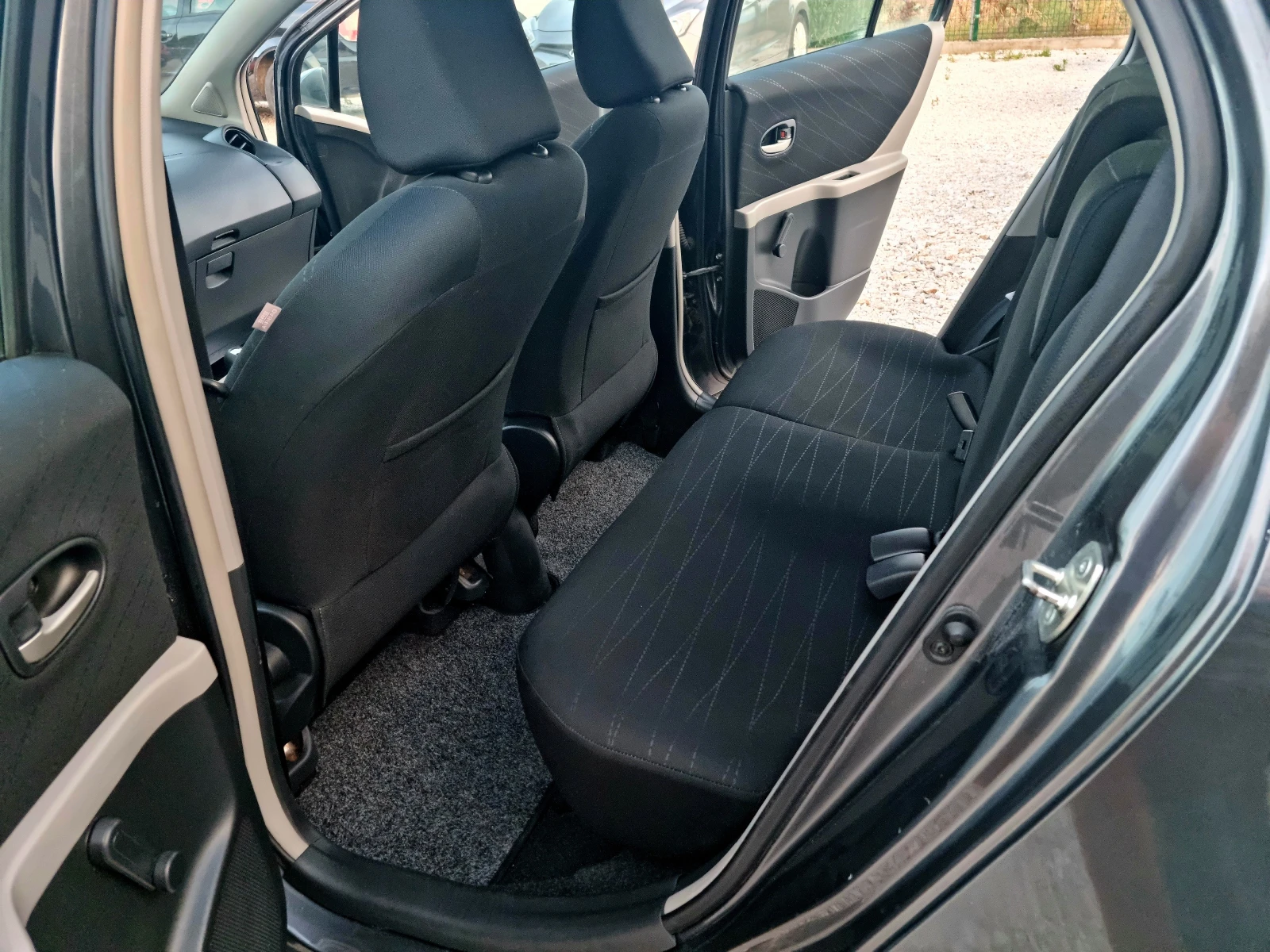 Toyota Yaris 1.3VVT-i 87ks.Klimatik, снимка 16 - Автомобили и джипове - 55324653