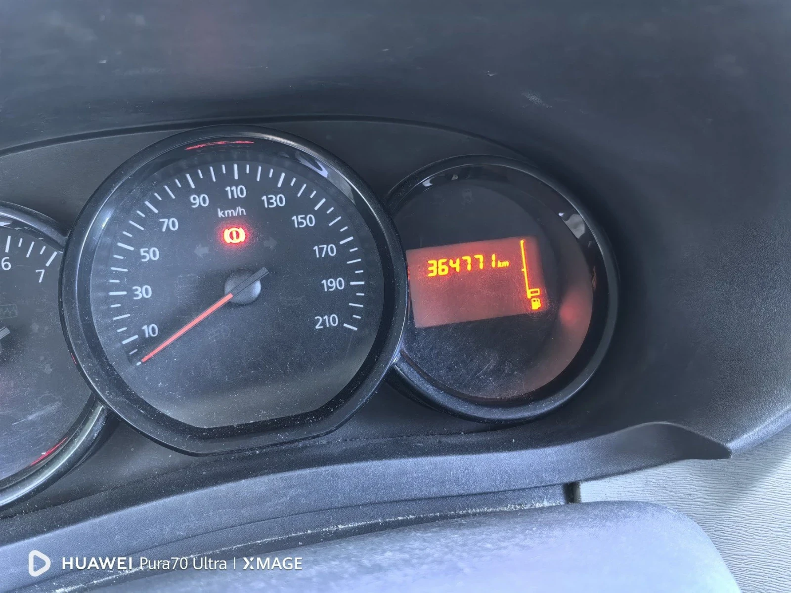 Dacia Lodgy 1, 6 83кс, снимка 9 - Автомобили и джипове - 55565558