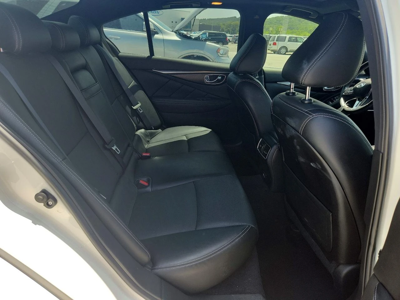 Infiniti Q50 3.0l Sensory, снимка 10 - Автомобили и джипове - 55893038
