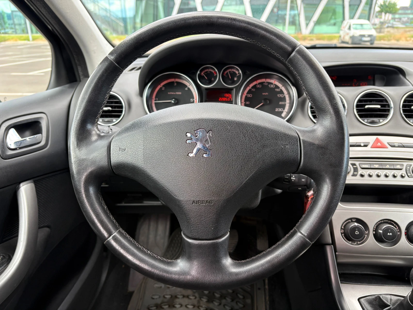 Peugeot 308 1.6 HDI | + ПОДАРЪК, снимка 10 - Автомобили и джипове - 56246706
