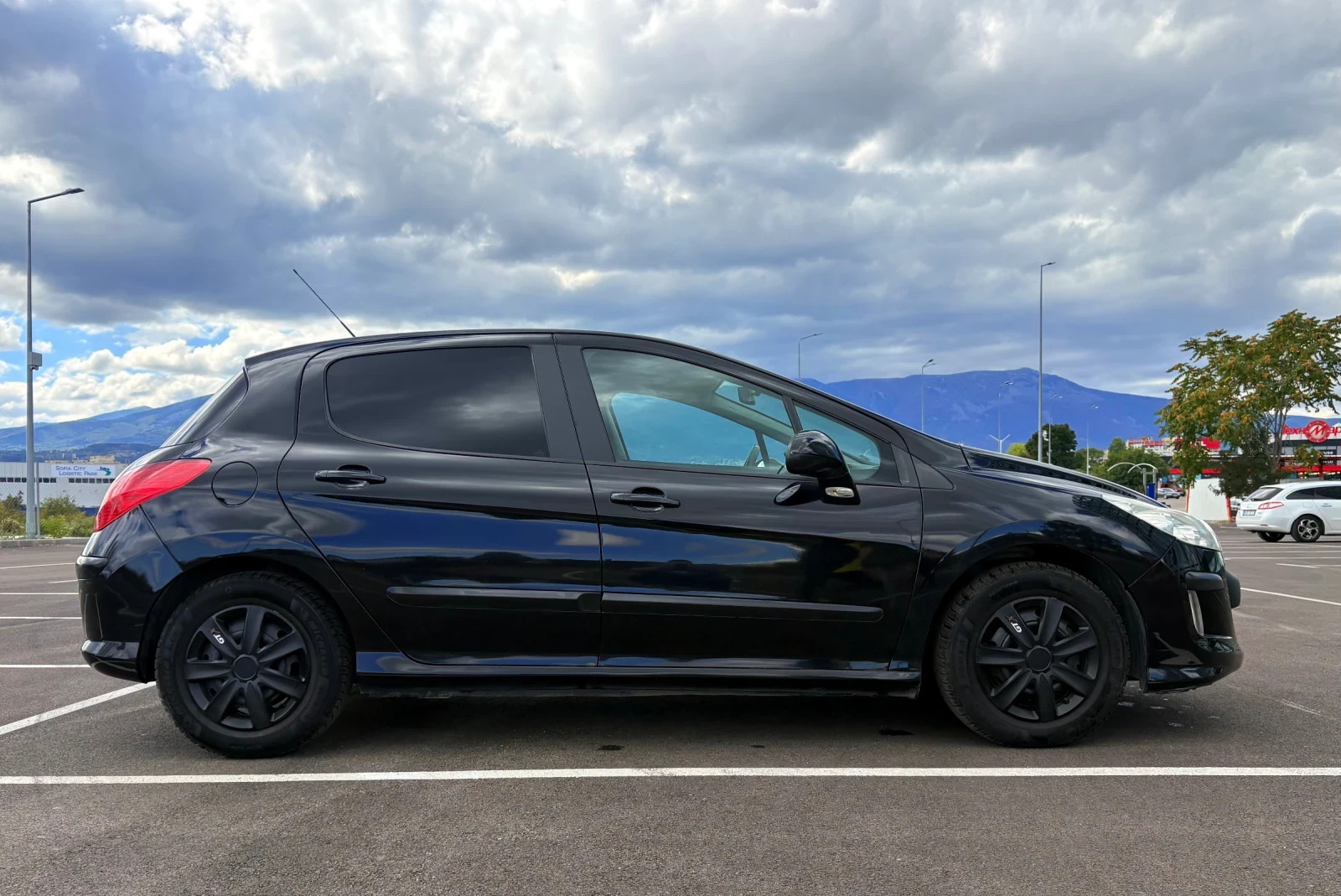 Peugeot 308 1.6 HDI | + ПОДАРЪК, снимка 8 - Автомобили и джипове - 56246706