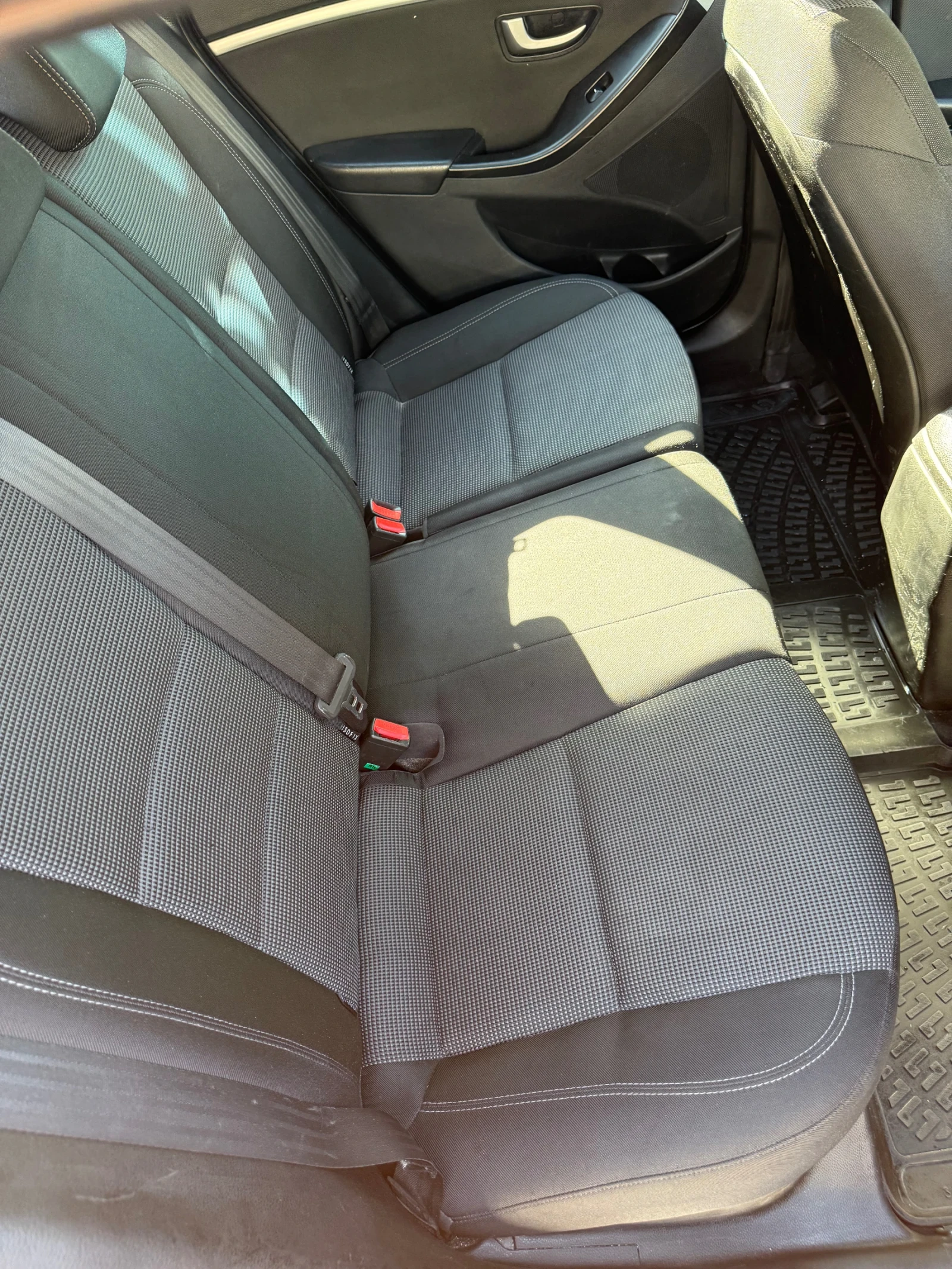 Hyundai I30 1.4 CRDI, снимка 14 - Автомобили и джипове - 56326243