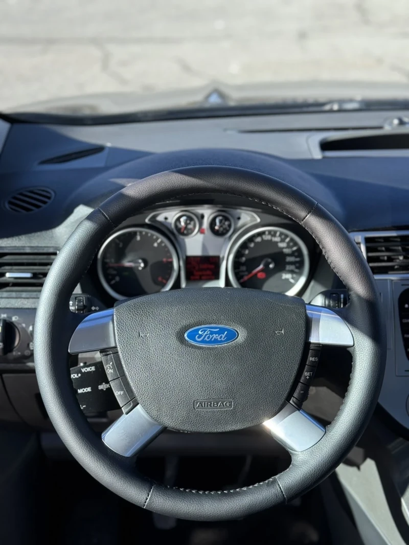 Ford Kuga 2.0d-136kc-4x4, снимка 7 - Автомобили и джипове - 48824580