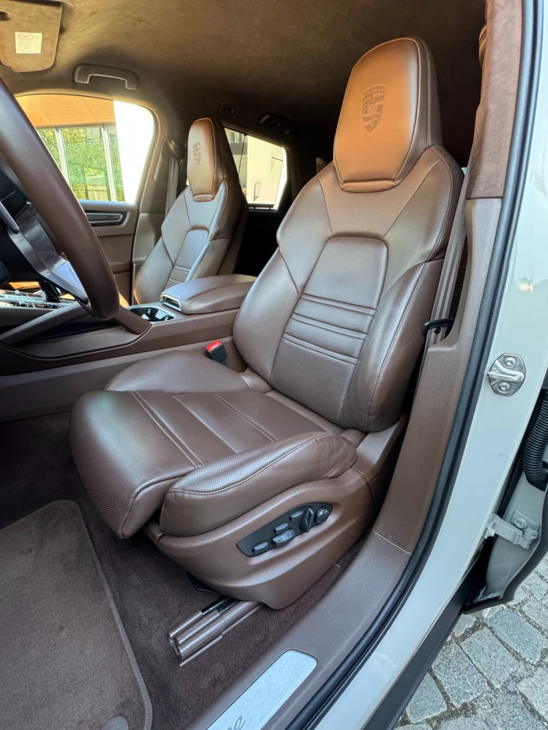 Porsche Cayenne E-Hybrid, снимка 13 - Автомобили и джипове - 51568311