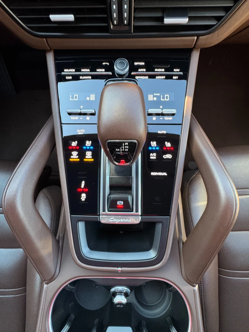 Porsche Cayenne E-Hybrid, снимка 12 - Автомобили и джипове - 51568311