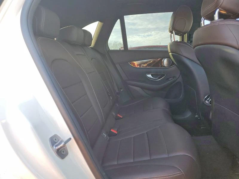 Mercedes-Benz GLC 300 AMG* PACK* BURMESTER* ПОДГРЕВ* КАМЕРА* КЕЙЛЕС* , снимка 11 - Автомобили и джипове - 53247250