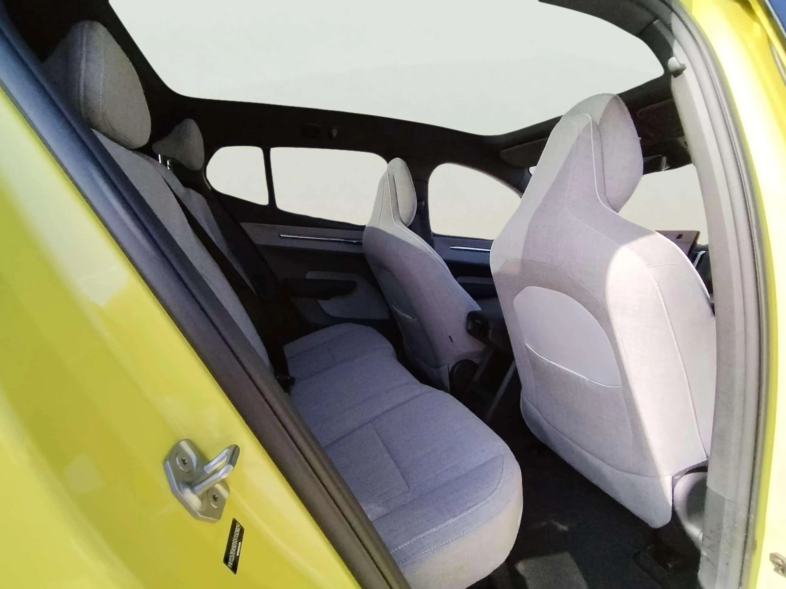 Volvo EX30 Twin motor - изображение 10