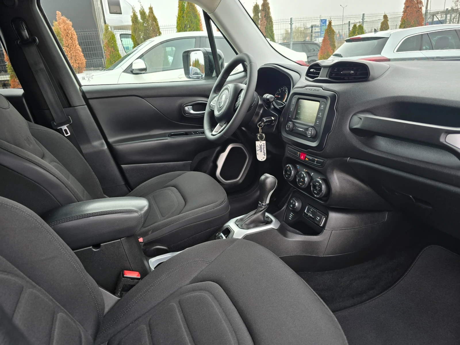 Jeep Renegade * 4x4* TOP* , снимка 9 - Автомобили и джипове - 53111096