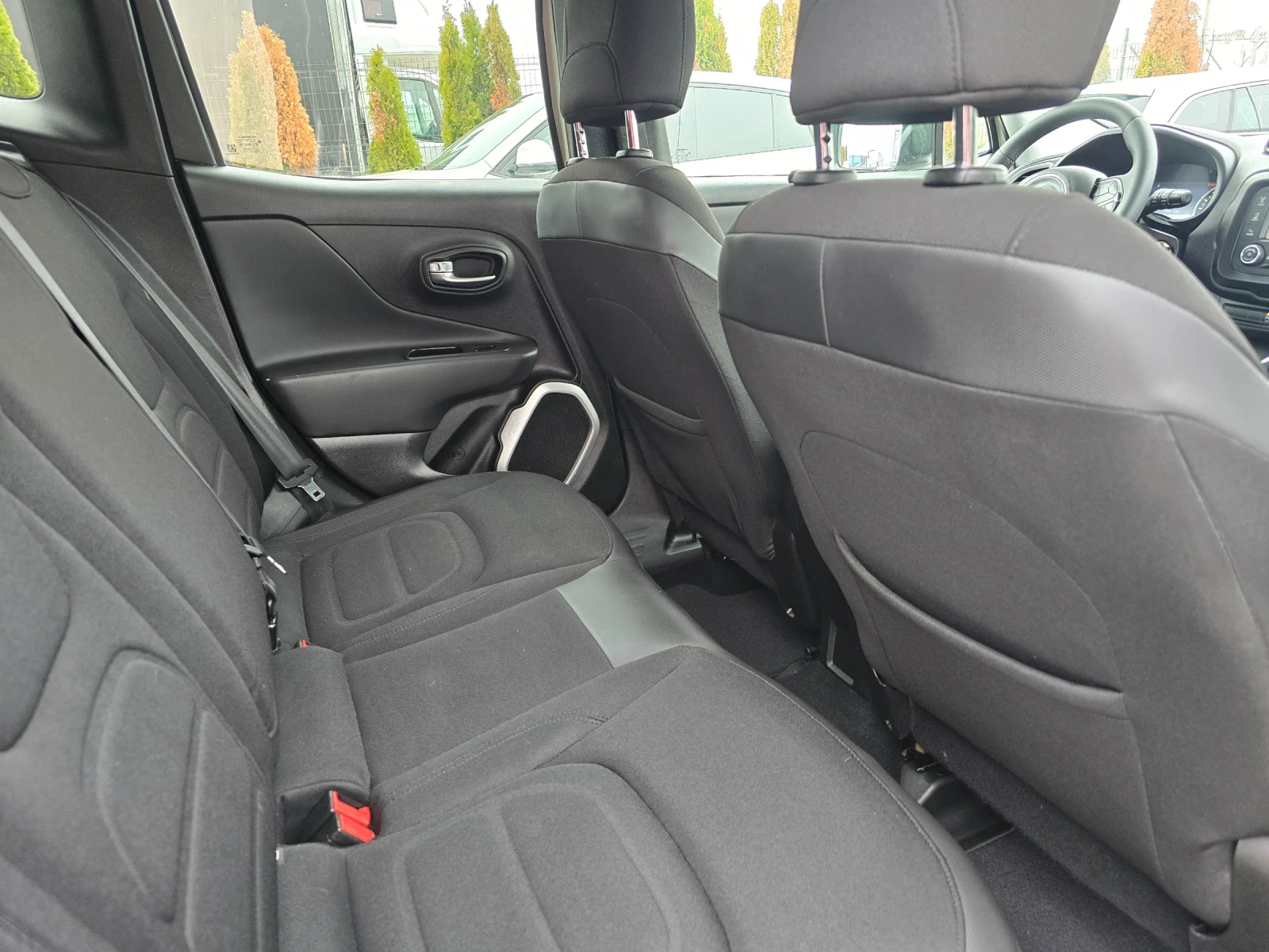 Jeep Renegade * 4x4* TOP* , снимка 14 - Автомобили и джипове - 53111096