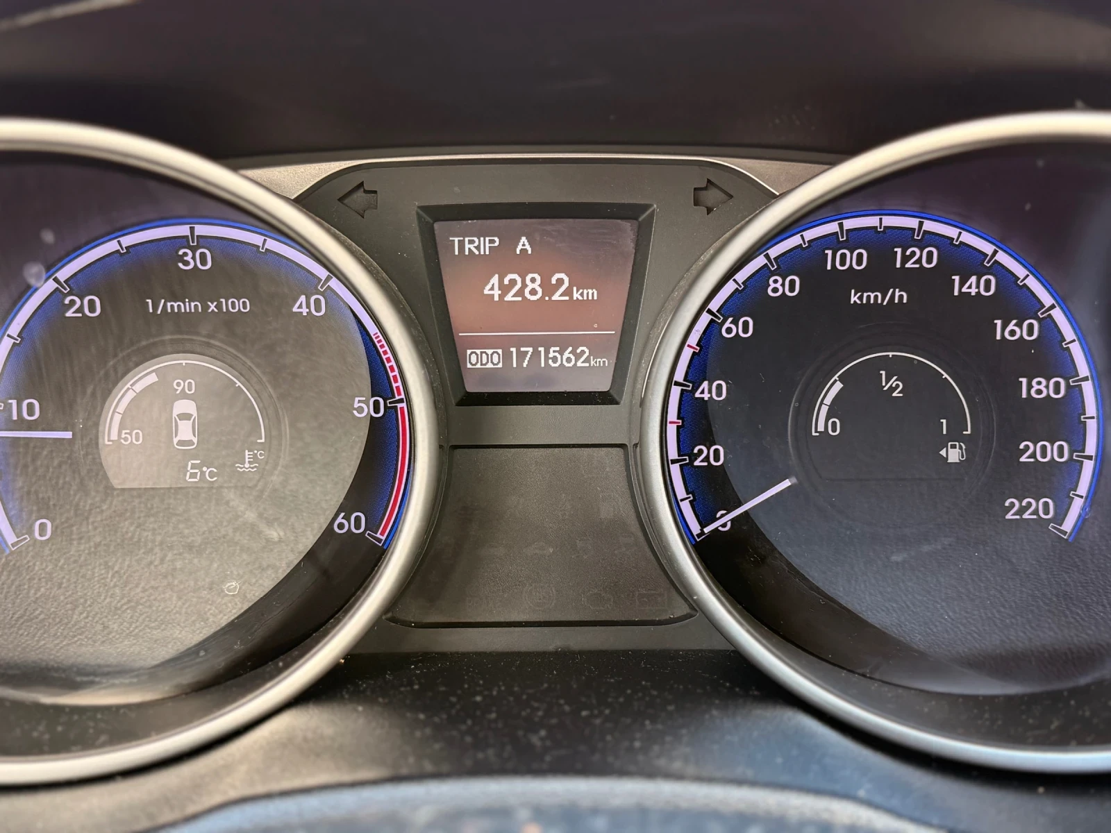 Hyundai IX35 Start Stop 4x4 Keyless 136коня, снимка 7 - Автомобили и джипове - 53916483