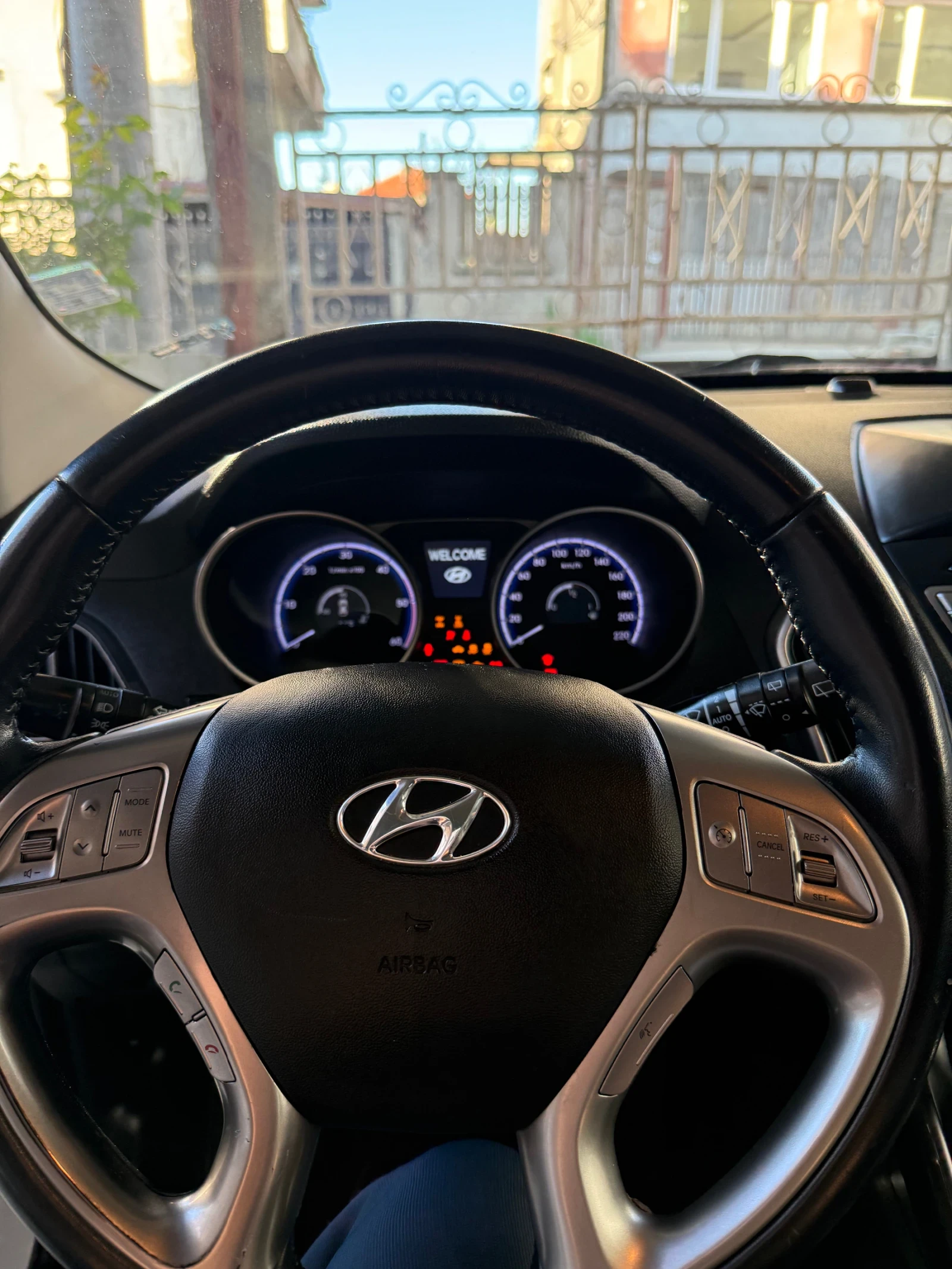 Hyundai IX35 Start Stop 4x4 Keyless 136коня, снимка 10 - Автомобили и джипове - 54384345