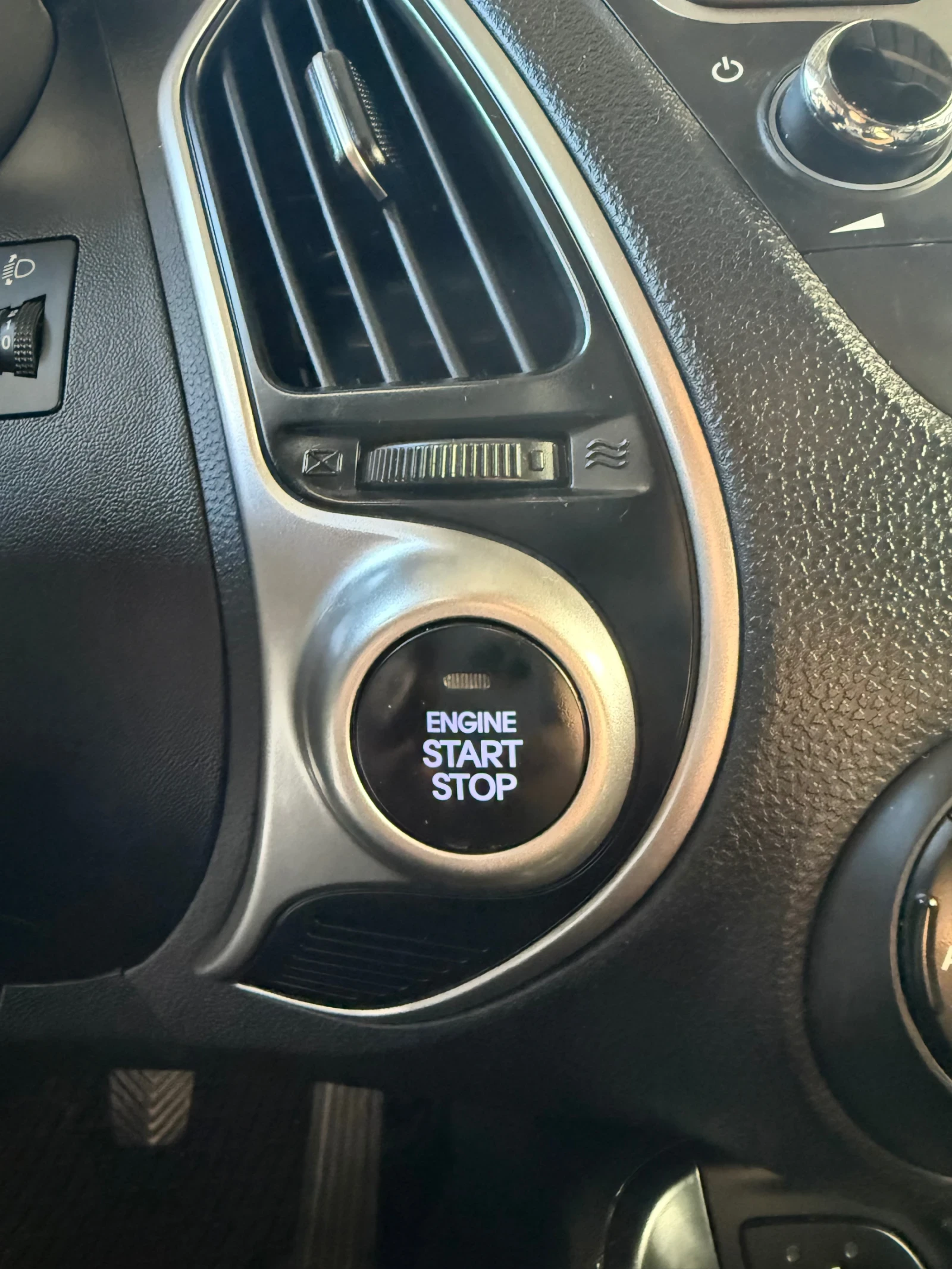 Hyundai IX35 Start Stop 4x4 Keyless 136коня, снимка 13 - Автомобили и джипове - 54384345