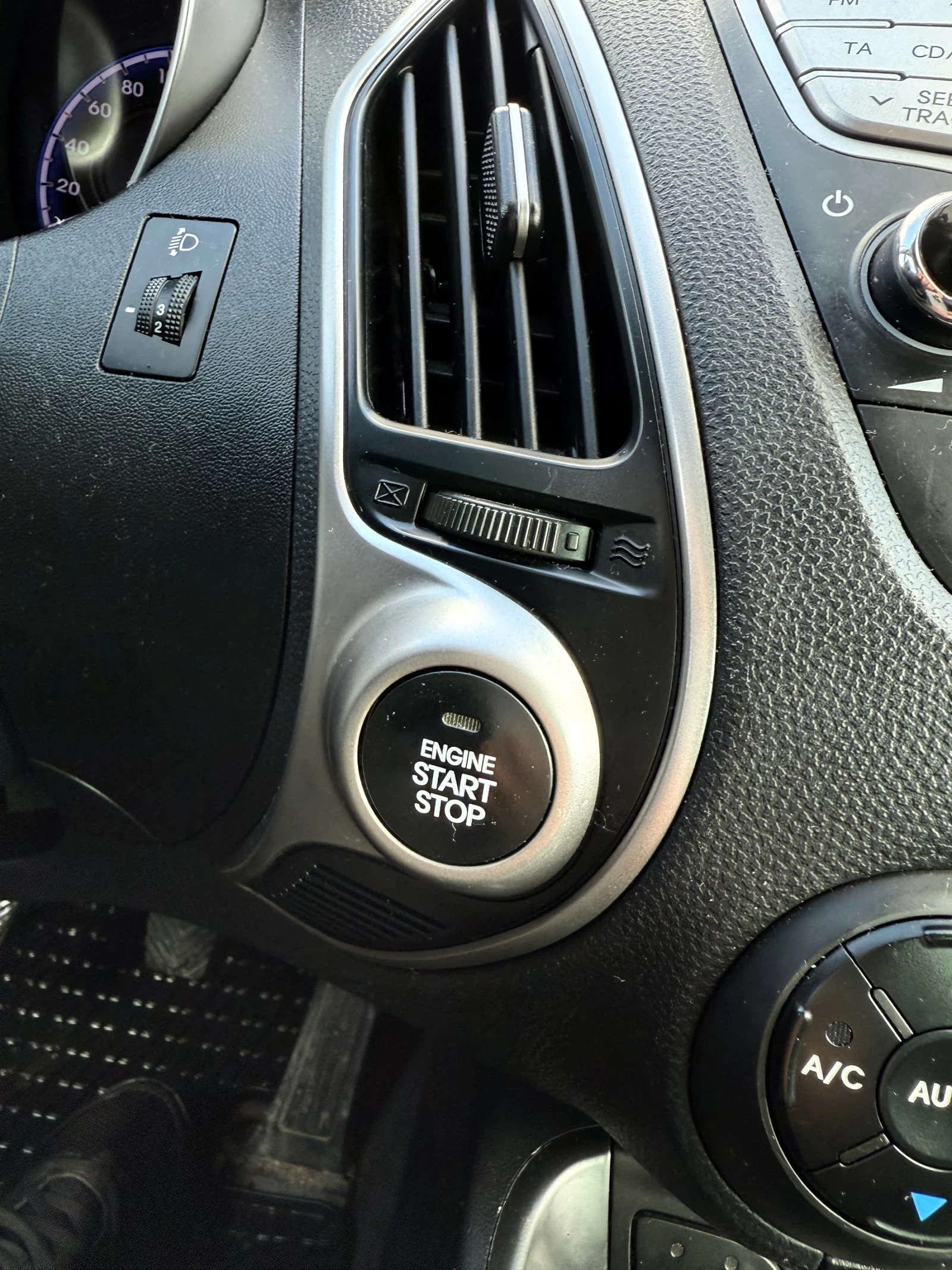 Hyundai IX35 Start Stop 4x4 Keyless 136коня, снимка 11 - Автомобили и джипове - 53916483