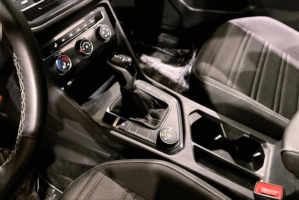 VW Tiguan S 4Motion* АвтоКредит* (Цена до БГ) , снимка 13 - Автомобили и джипове - 53976458