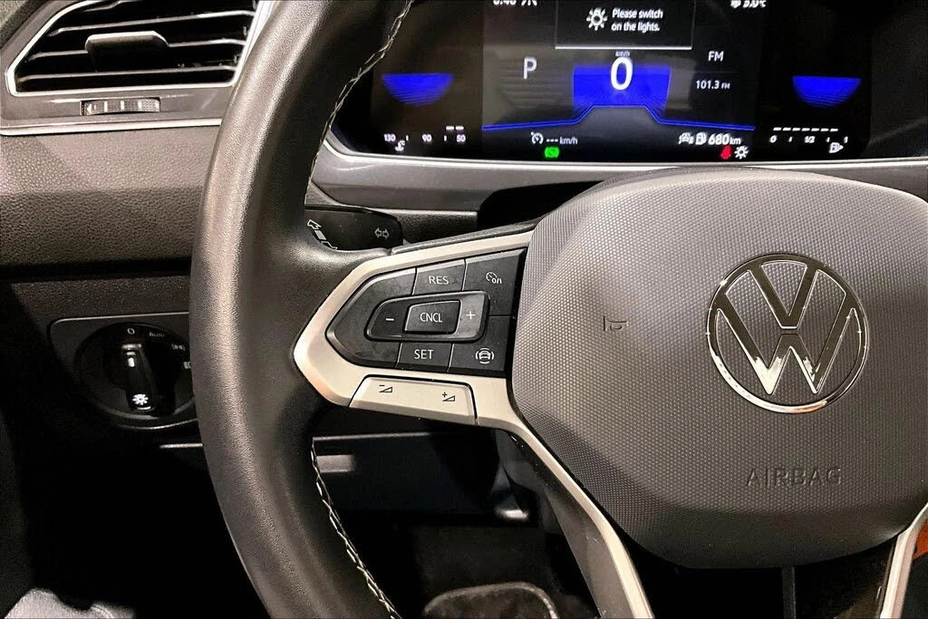 VW Tiguan S 4Motion* АвтоКредит* (Цена до БГ) , снимка 10 - Автомобили и джипове - 53976458