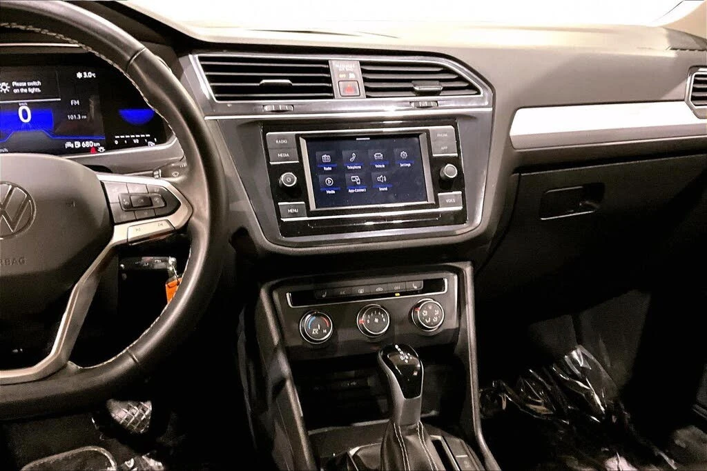 VW Tiguan S 4Motion* АвтоКредит* (Цена до БГ) , снимка 6 - Автомобили и джипове - 53976458