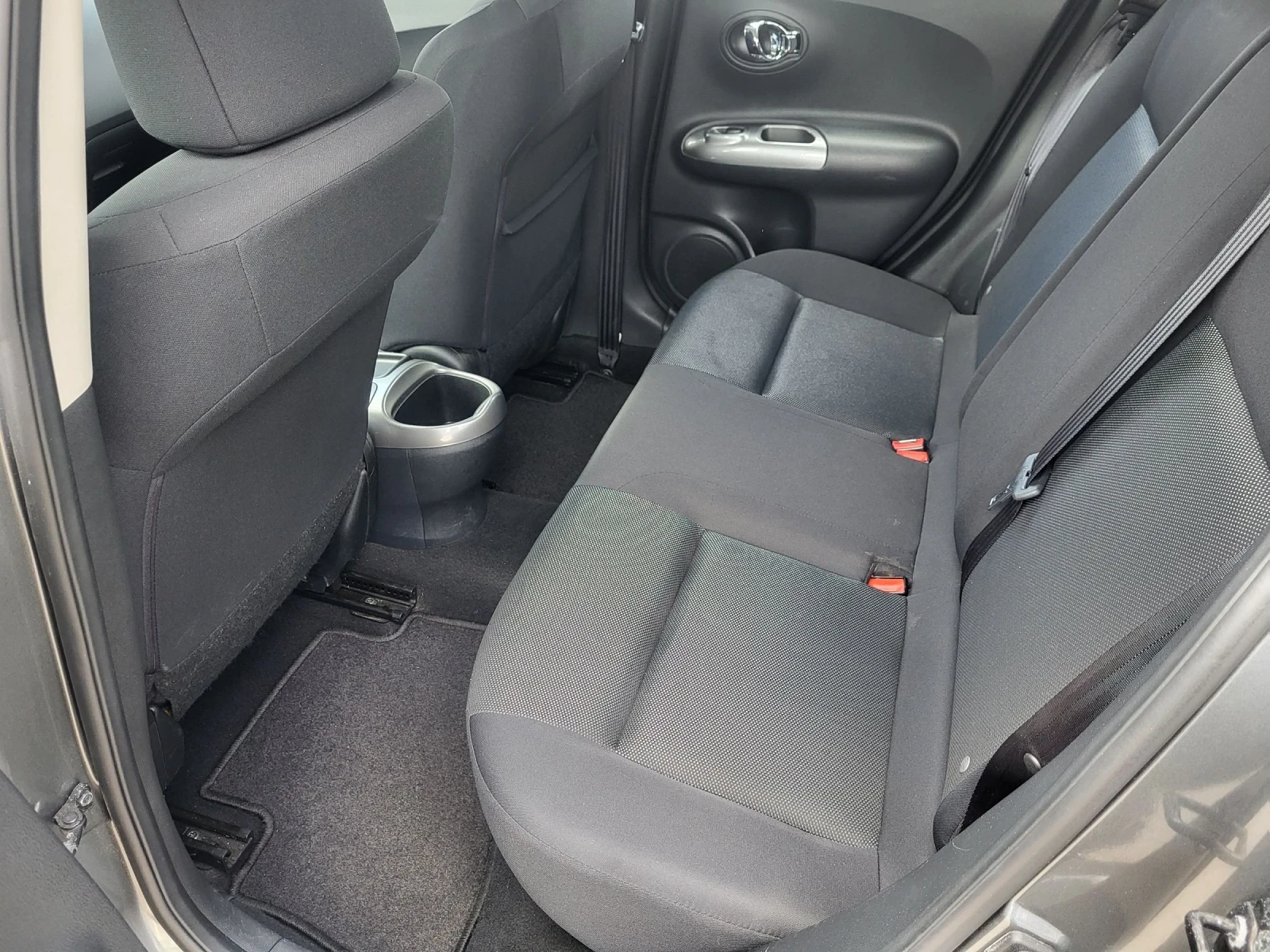 Nissan Juke 1.6i-automatik, снимка 13 - Автомобили и джипове - 54349988