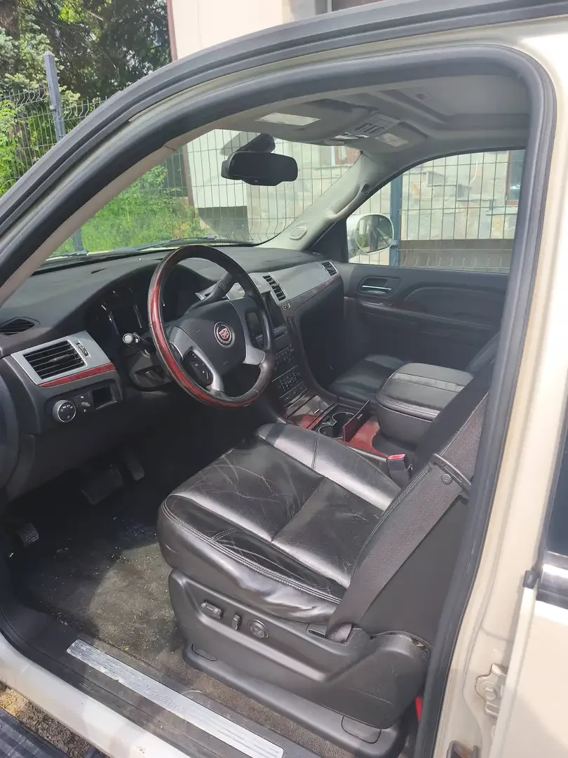Cadillac Escalade ESV 6.2 V8, снимка 10 - Автомобили и джипове - 55392569