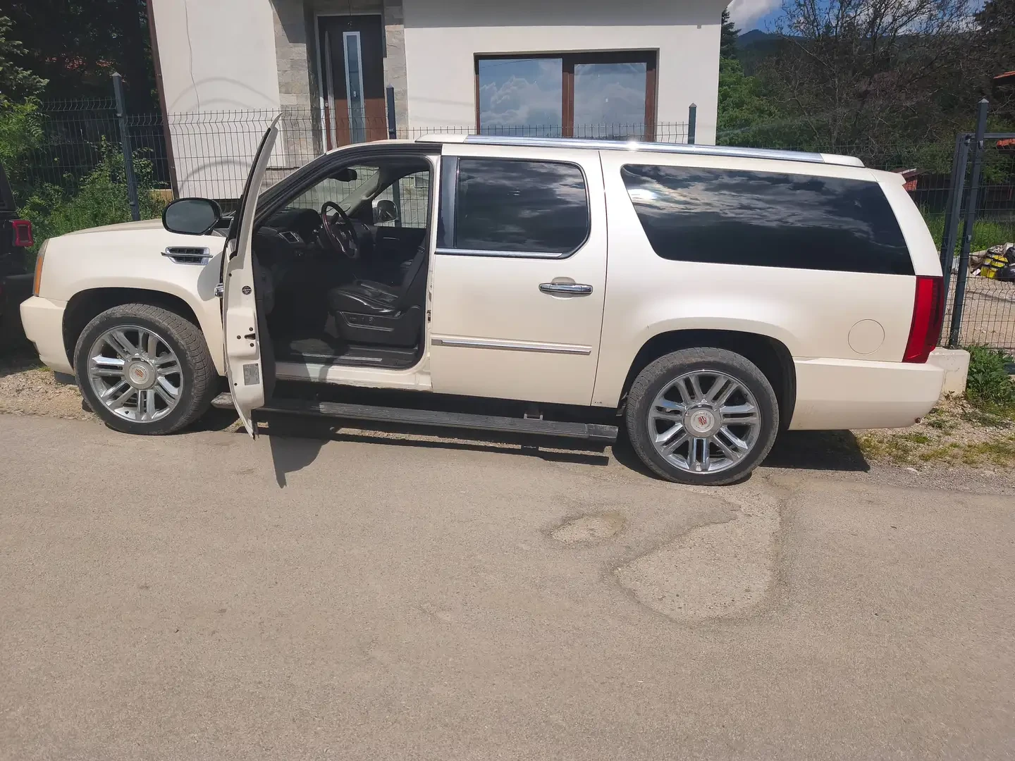 Cadillac Escalade ESV 6.2 V8, снимка 6 - Автомобили и джипове - 55392569