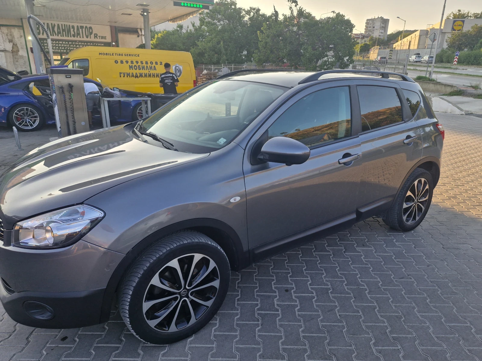 Nissan Qashqai, снимка 10 - Автомобили и джипове - 55417333