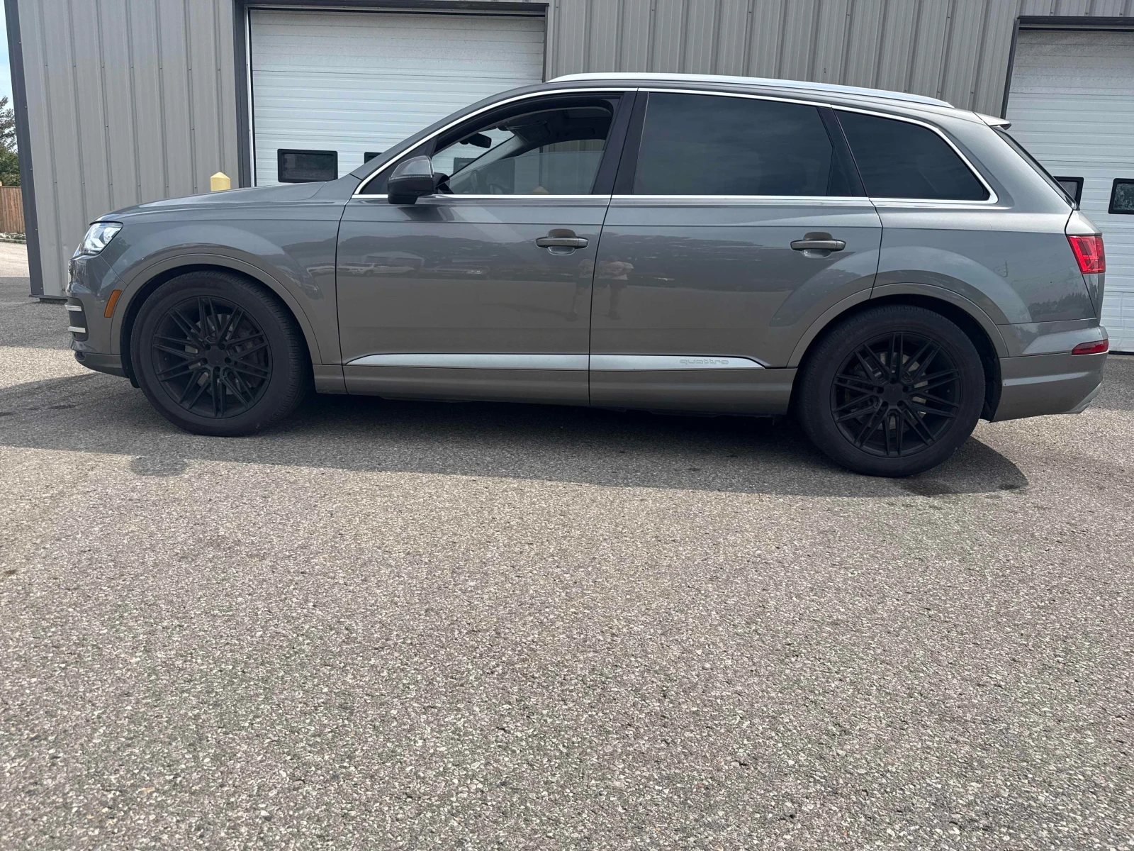 Audi Q7 * 3.0T Progressiv * CARFAX * ЦЕНА ДО БГ, снимка 2 - Автомобили и джипове - 55872469