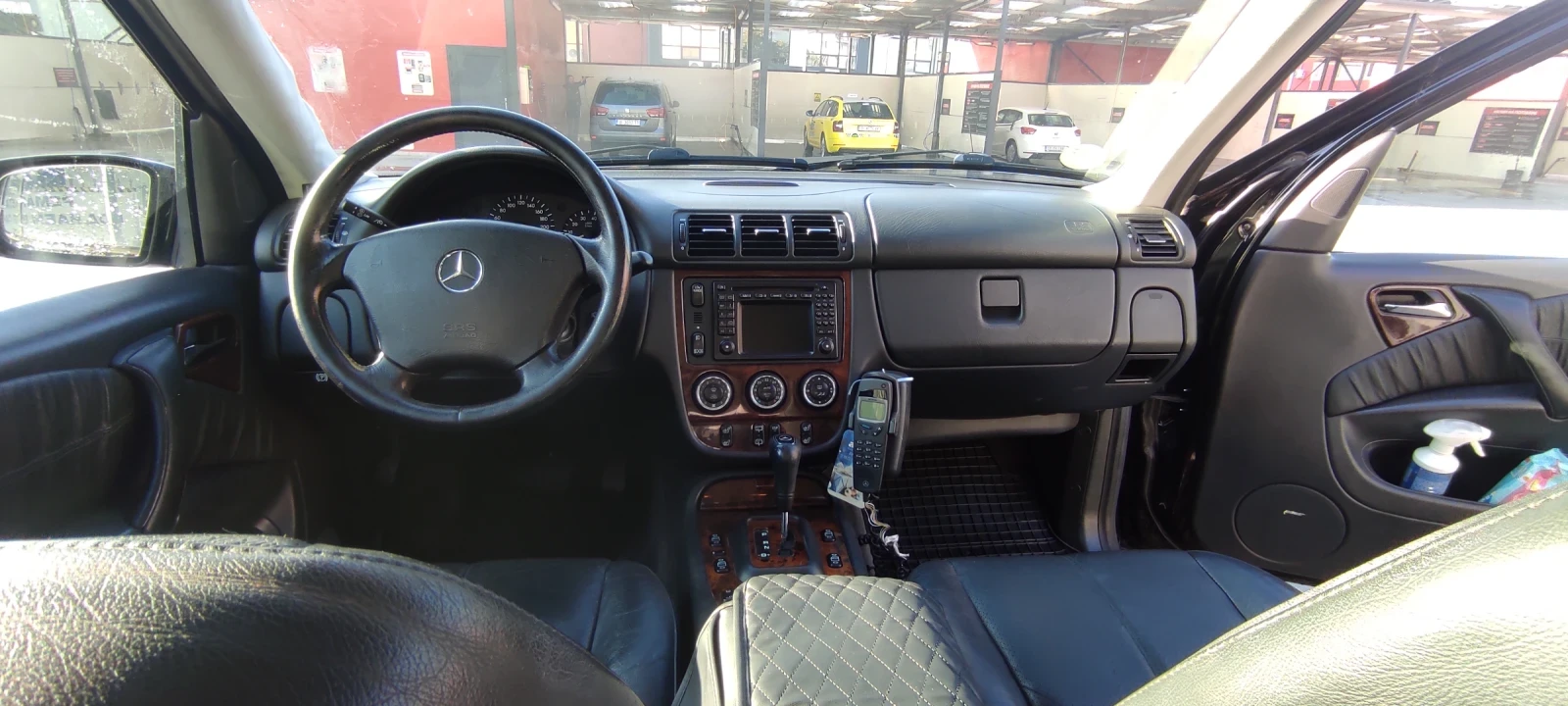 Mercedes-Benz ML 320, снимка 14 - Автомобили и джипове - 56375144
