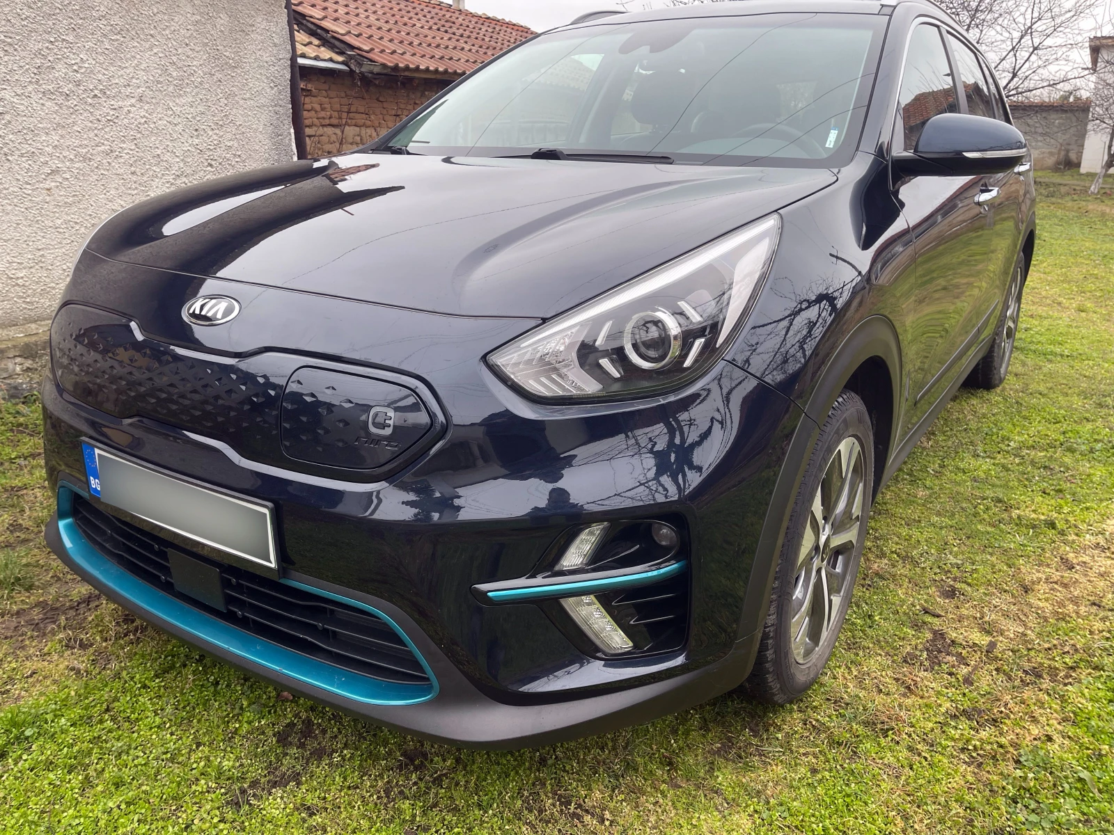 Kia Niro, снимка 2 - Автомобили и джипове - 56425265