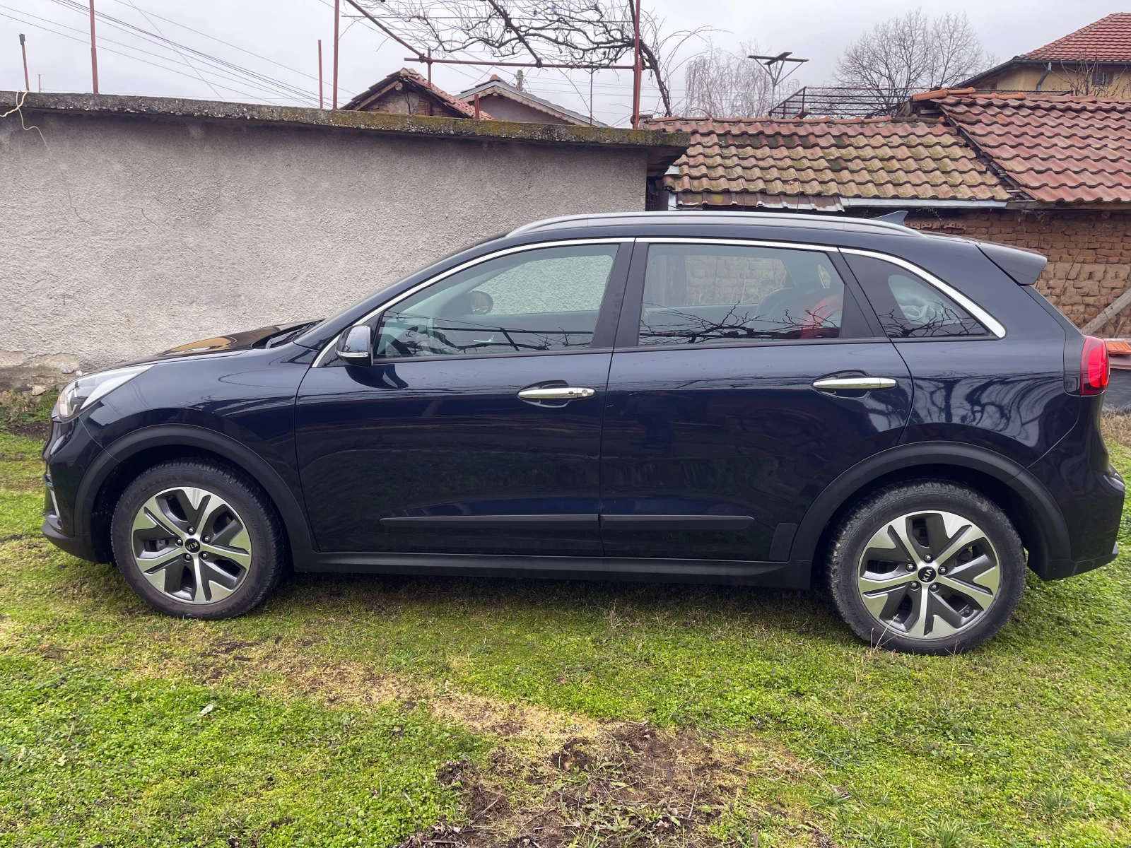 Kia Niro, снимка 3 - Автомобили и джипове - 56425265