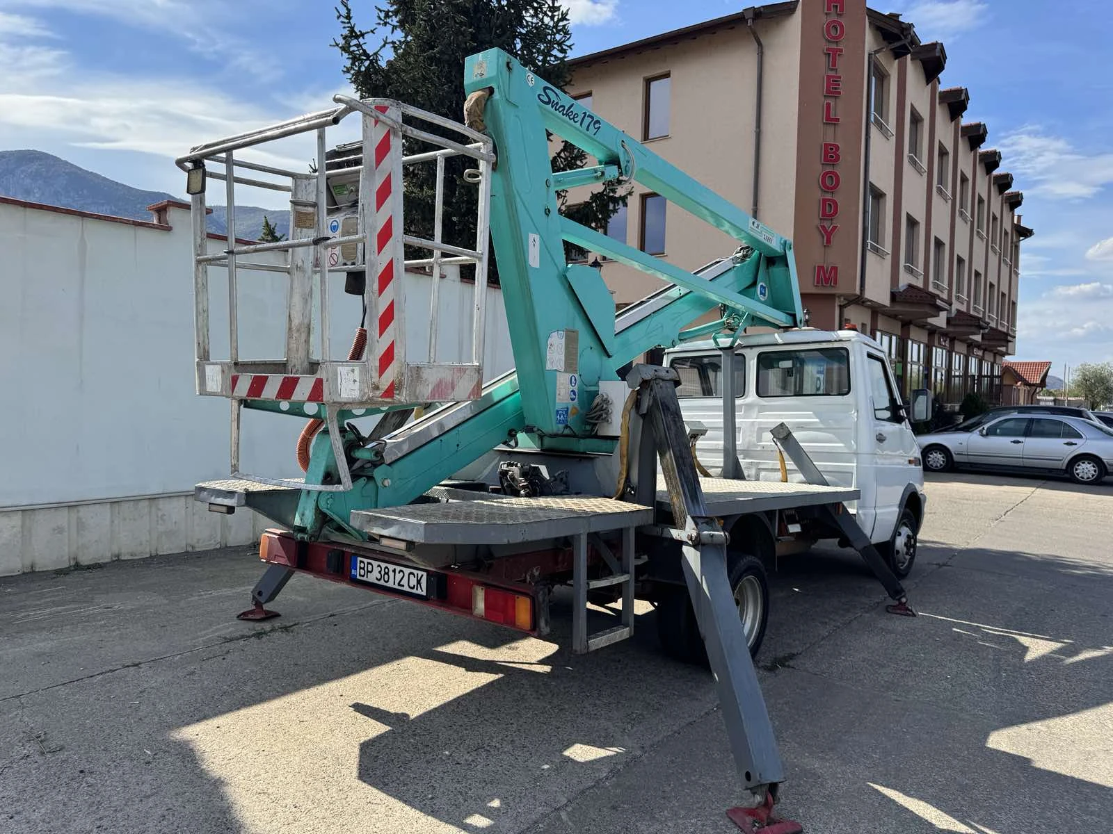 Автовишка Iveco Дейли 35.8, снимка 5 - Индустриална техника - 55385596