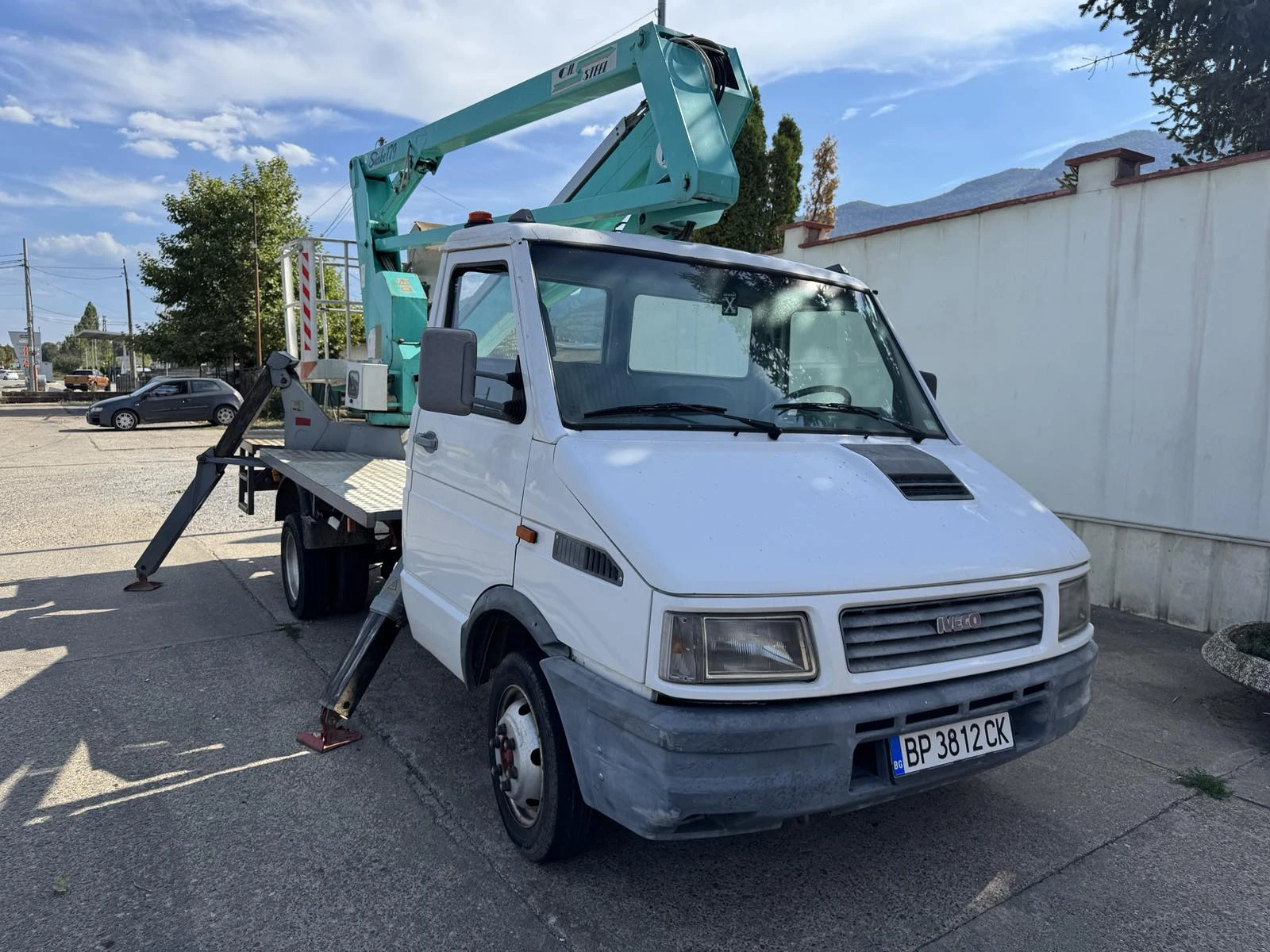 Автовишка Iveco Дейли 35.8, снимка 3 - Индустриална техника - 55385596