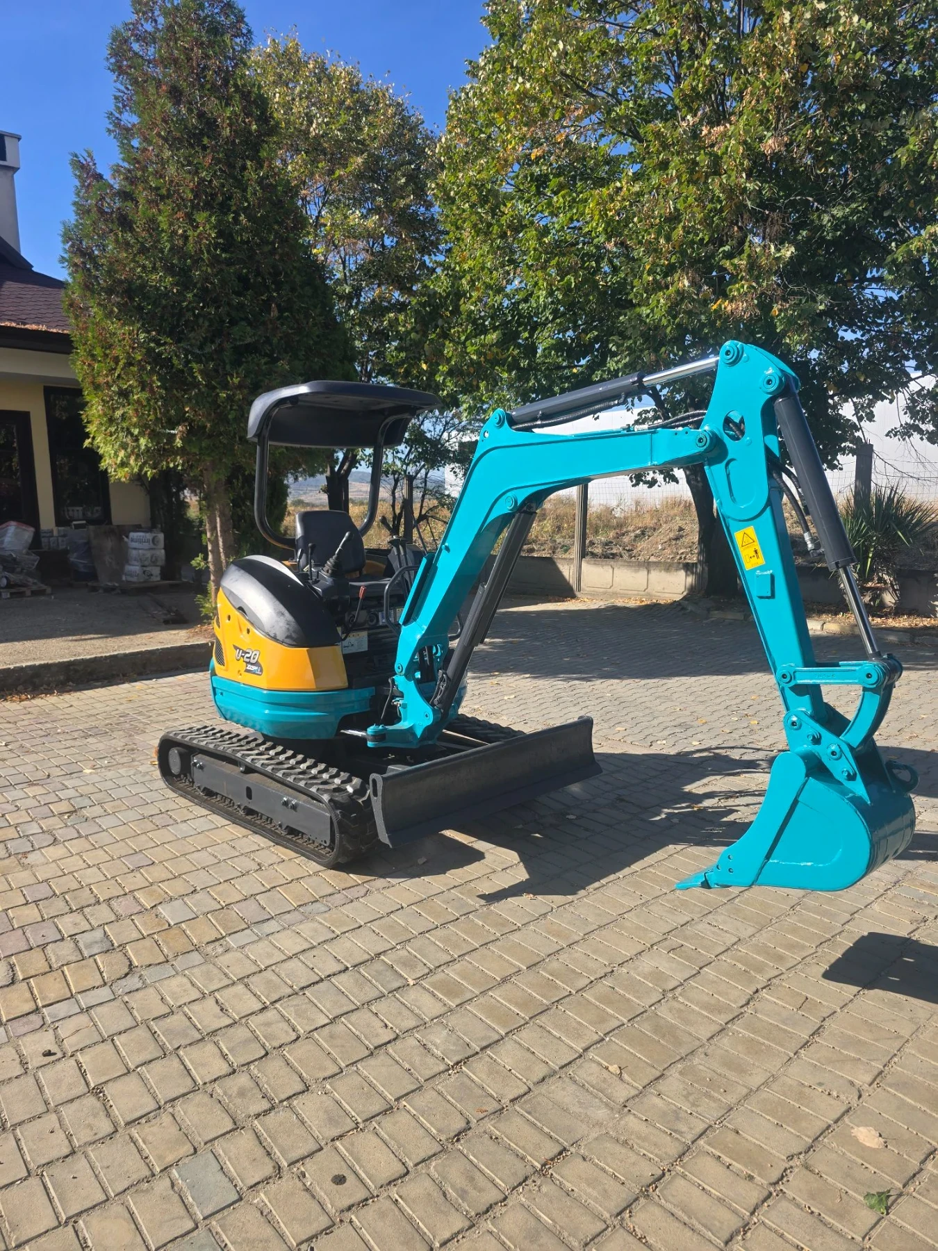Багер Kubota U-20