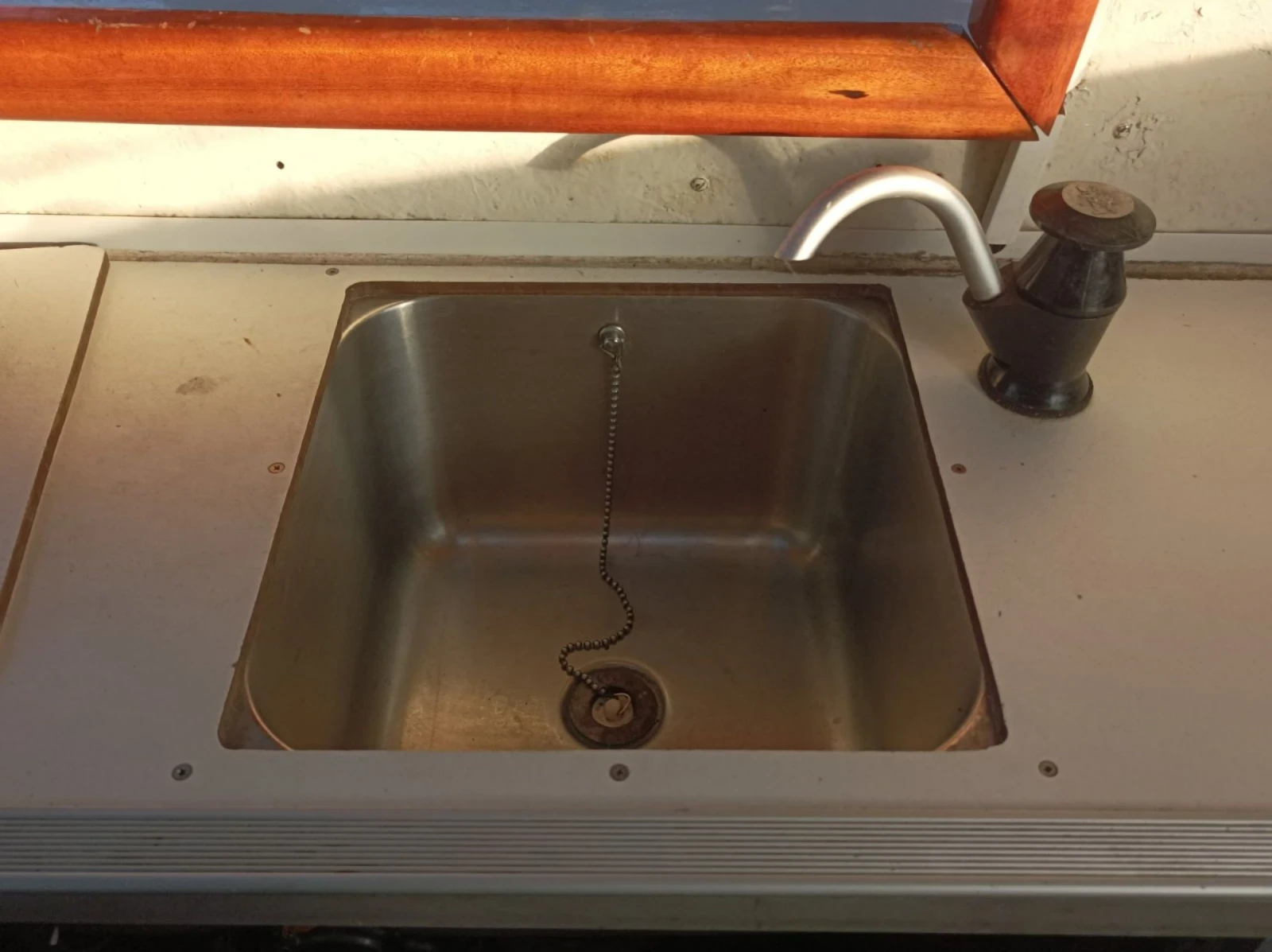 ���������� ����� ��������� ������������ Halcyon 23 | Mobile.bg � ����������� 11