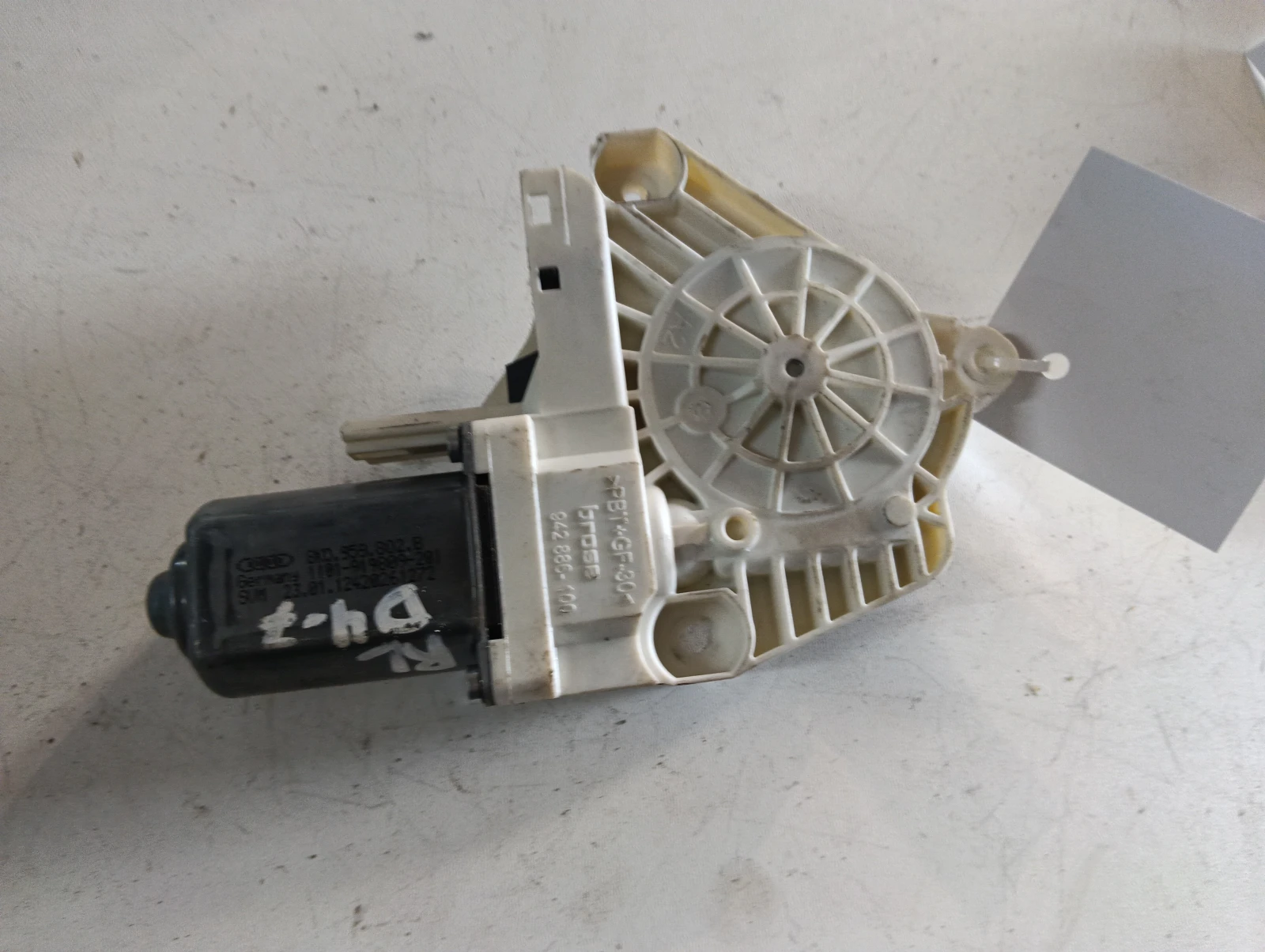 ел.машинка за задно ляво  8K0959802B Audi A8