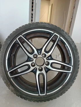 Гуми с джанти Pirelli 225/40R18, снимка 2 - Гуми и джанти - 53694567