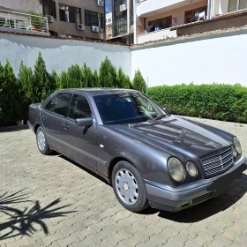 Mercedes-Benz E 320, снимка 8