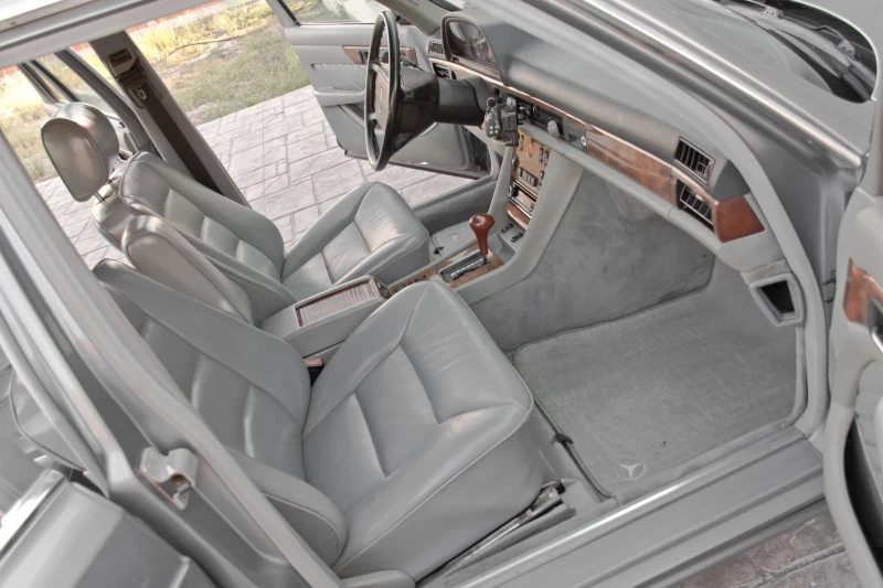 Mercedes-Benz 560 560sel, снимка 13 - Автомобили и джипове - 49500282