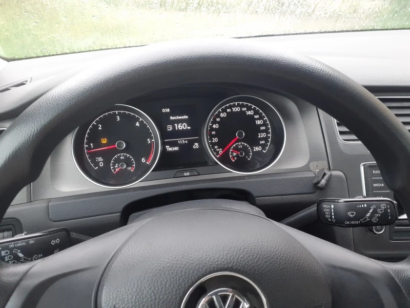 VW Golf 1.6 TDI 4x4, снимка 7 - Автомобили и джипове - 47596118