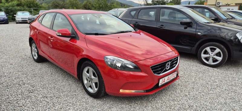 Volvo V40 2.0D-150кс.6скор., снимка 4 - Автомобили и джипове - 47077260