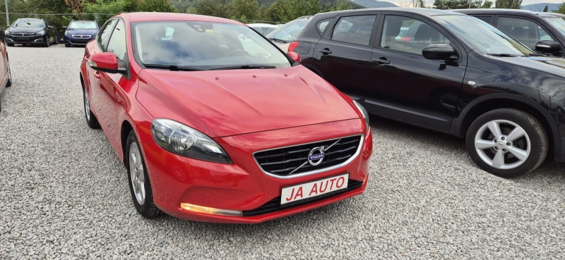 Volvo V40 2.0D-150кс.6скор., снимка 3 - Автомобили и джипове - 47077260