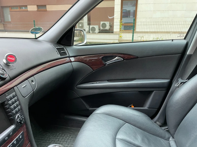 Mercedes-Benz E 220 W211, снимка 12 - Автомобили и джипове - 47920012