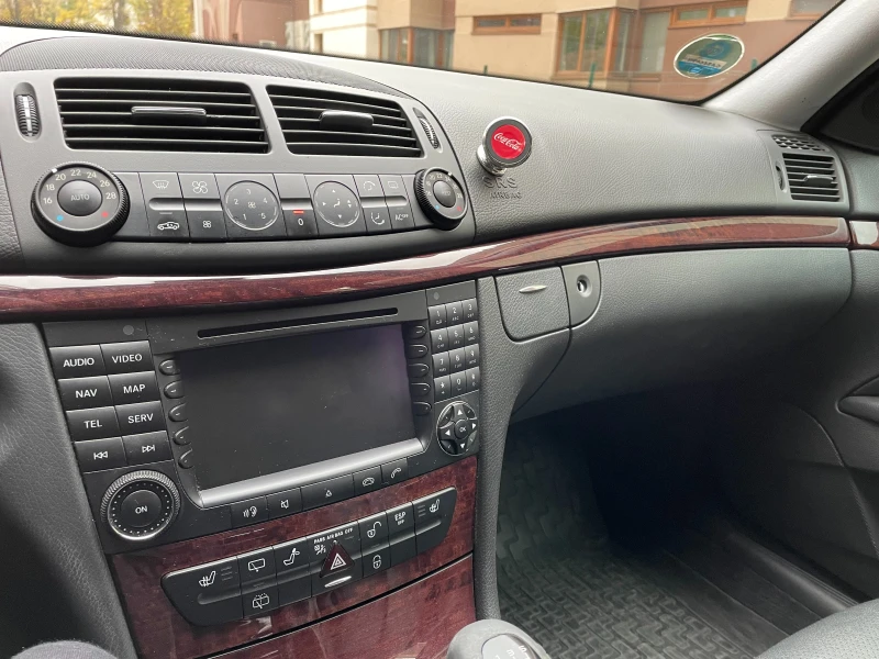 Mercedes-Benz E 220 W211, снимка 11 - Автомобили и джипове - 47920012