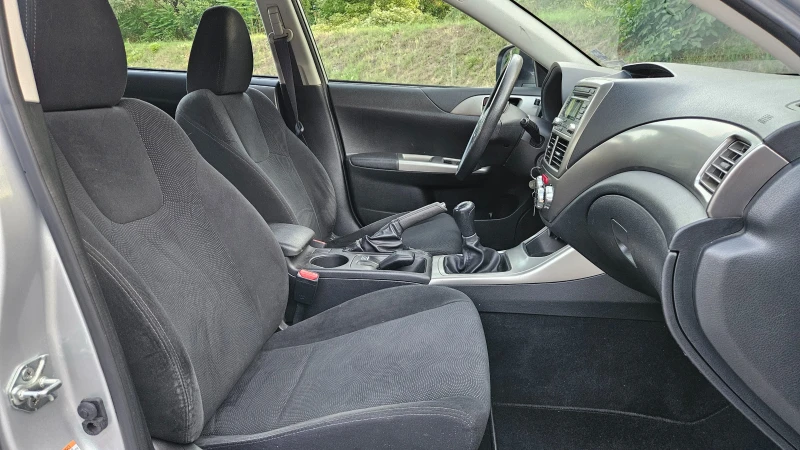 Subaru Impreza 4х4/Климатроник/Топ Състояние, снимка 13 - Автомобили и джипове - 51355946