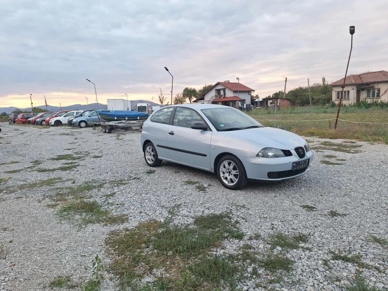 Seat Ibiza 1.4i klima, снимка 6 - Автомобили и джипове - 52079551