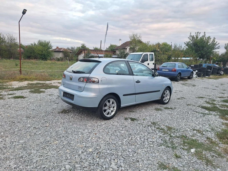 Seat Ibiza 1.4i klima, снимка 5 - Автомобили и джипове - 52079551