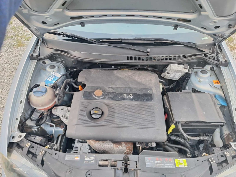 Seat Ibiza 1.4i klima, снимка 13 - Автомобили и джипове - 52079551